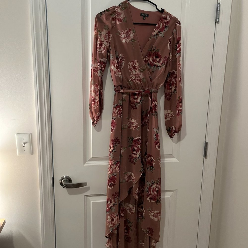 Long Sleeve Flowy Asymmetrical Length Pink/Cream Floral Dress Size XS
